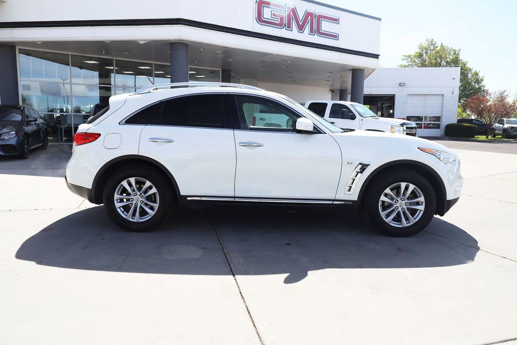 Used 2017 INFINITI QX70 AWD w/ Premium Package image 7