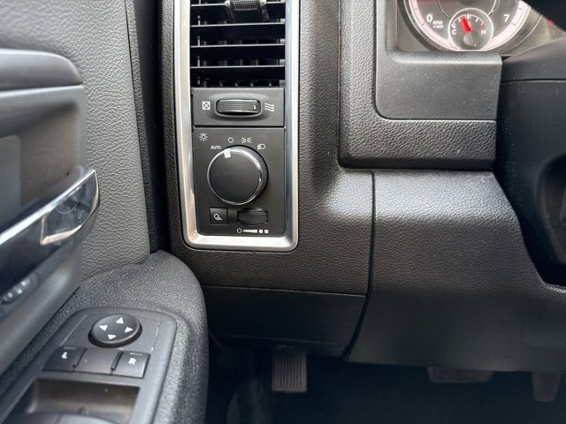 Used 2022 RAM 1500 Classic SLT image 21