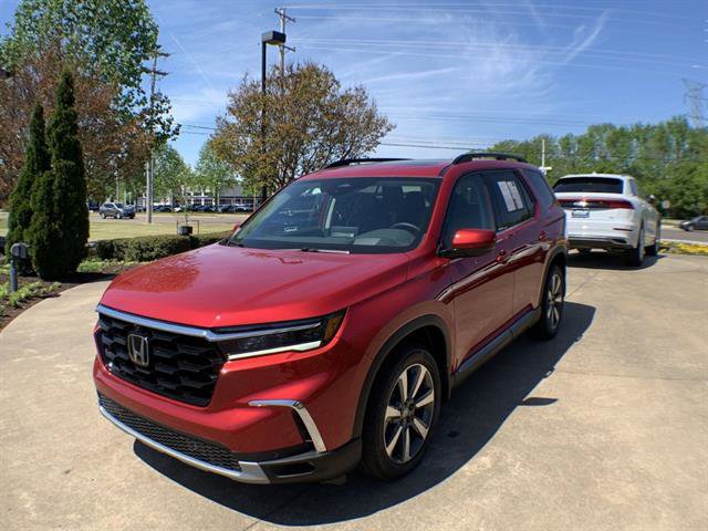 Used 2025 Honda Pilot Elite image 1