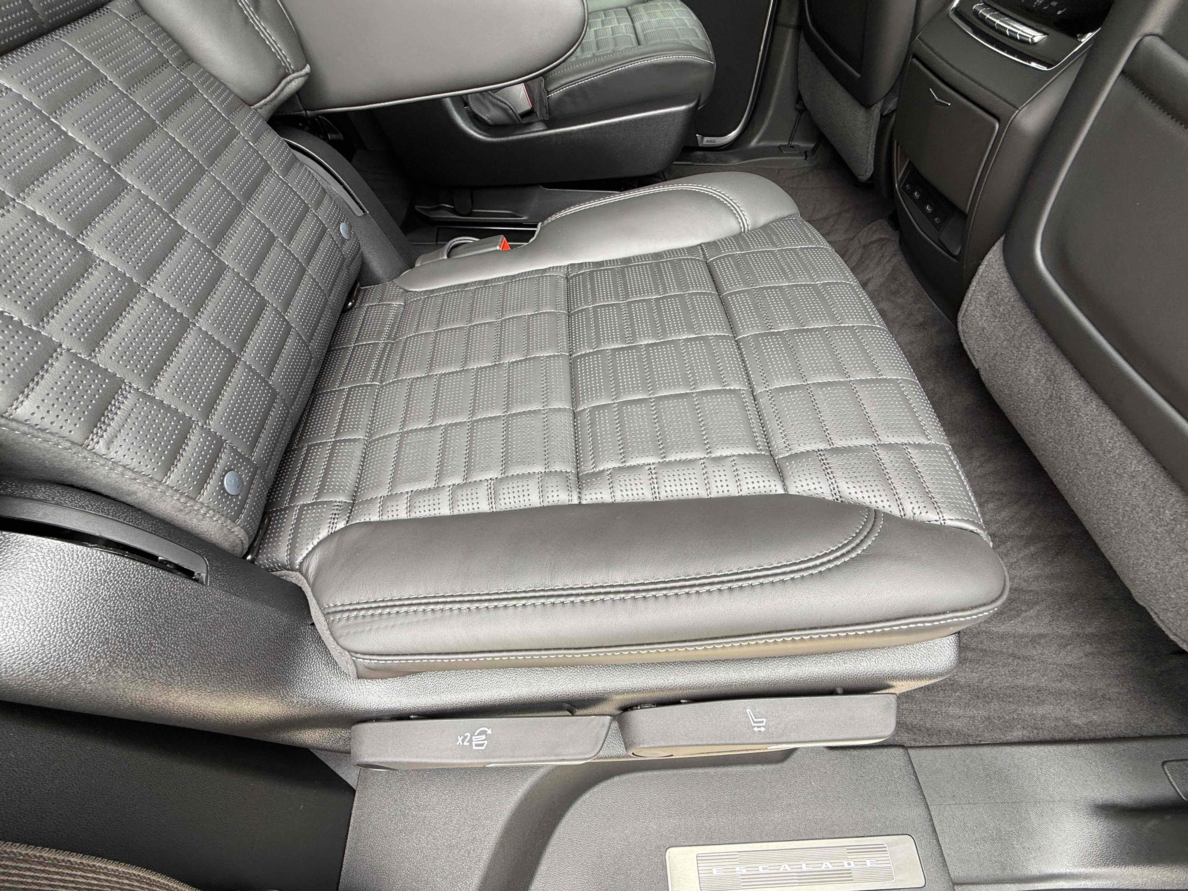 Used 2026 Cadillac Escalade V w/ LPO, ONYX Package AWD/4WD image 97