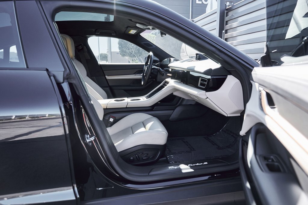 Used 2020 Porsche Taycan Turbo S image 26