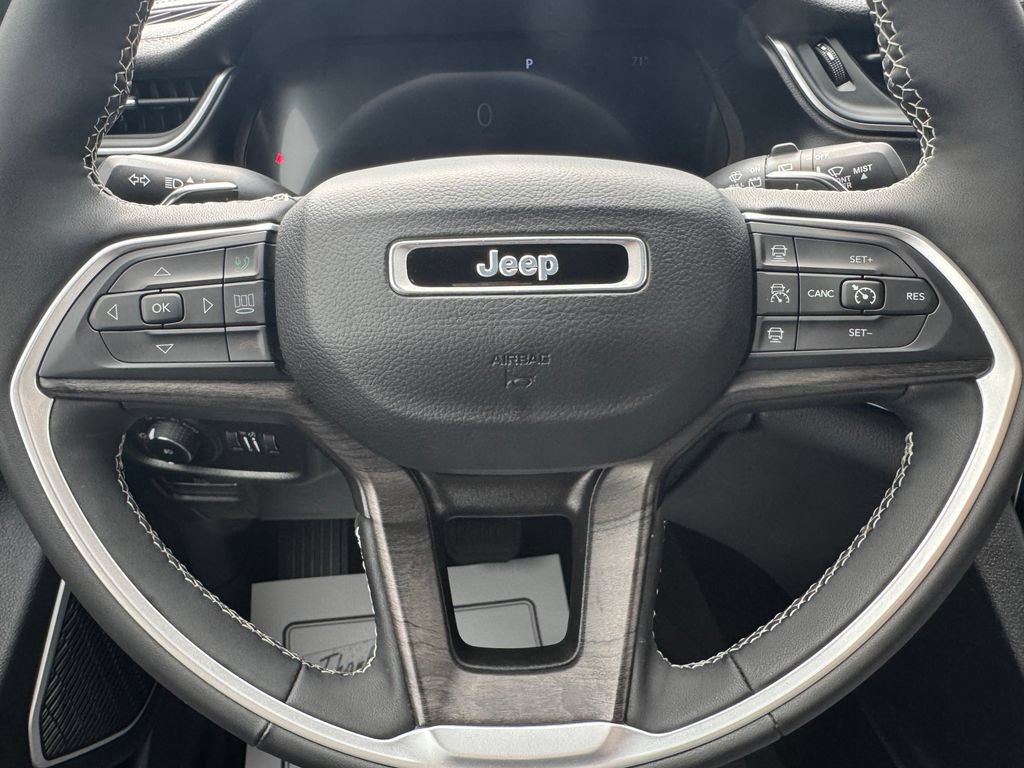 Used 2024 Jeep Grand Cherokee Limited AWD/4WD image 26