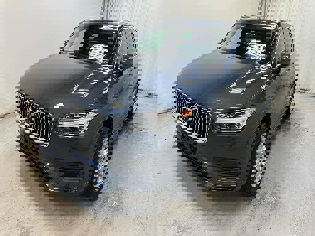 Used 2023 Volvo XC90 B5 Core w/ Protection Package image 10