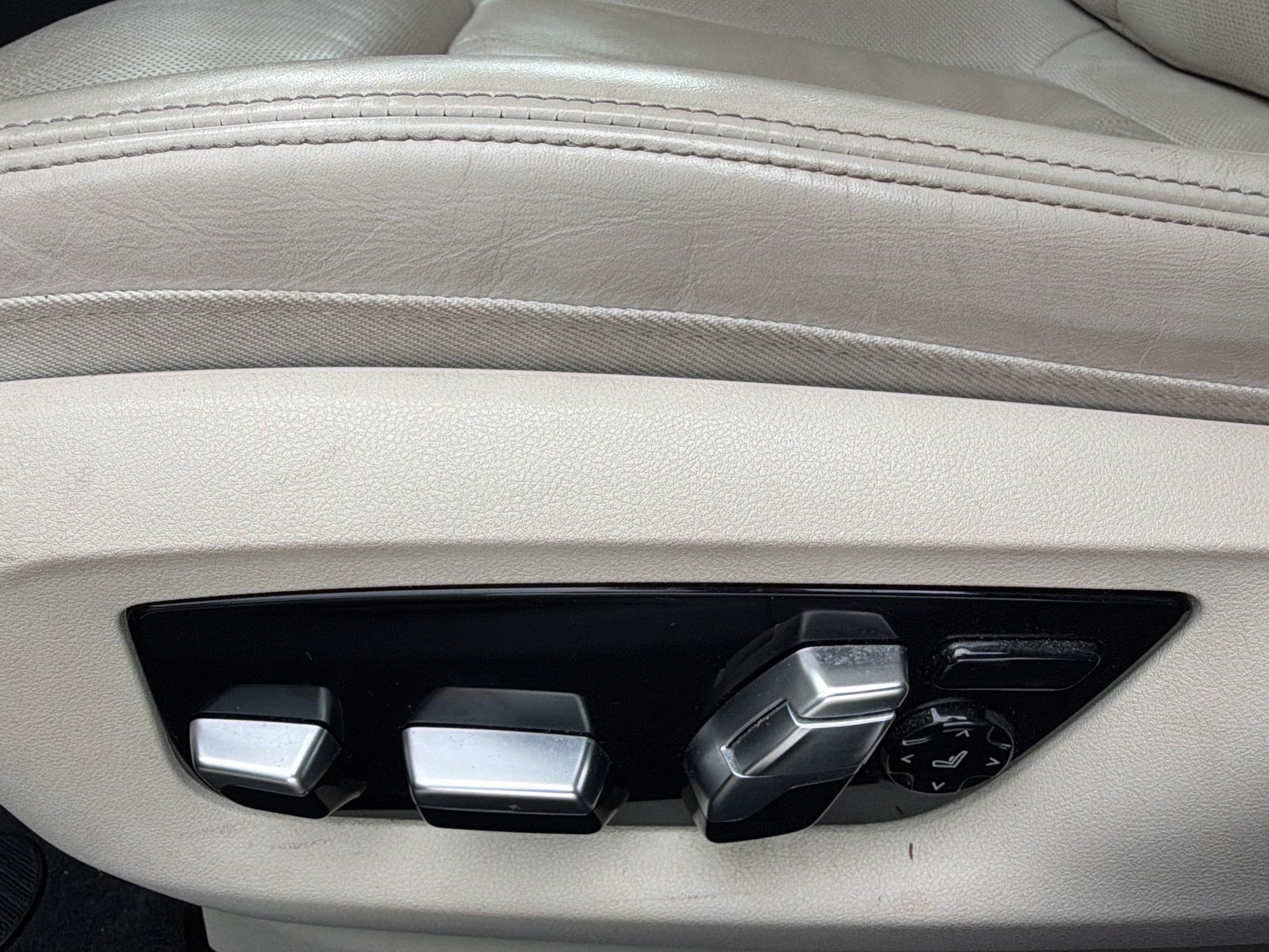Used 2019 BMW 530i xDrive w/ Premium Package AWD/4WD image 14