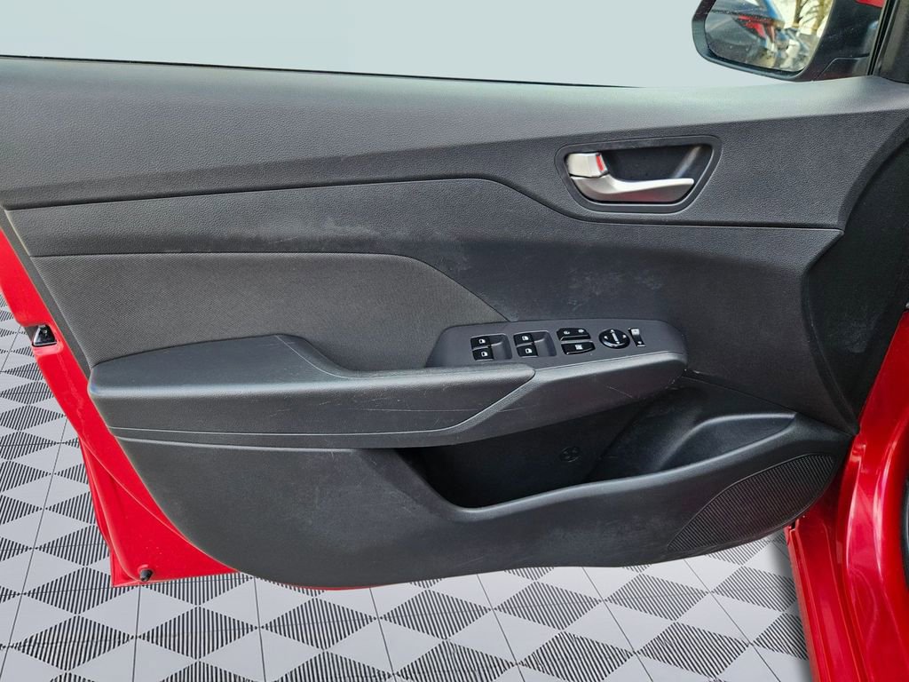 Used 2021 Hyundai Accent SE image 10