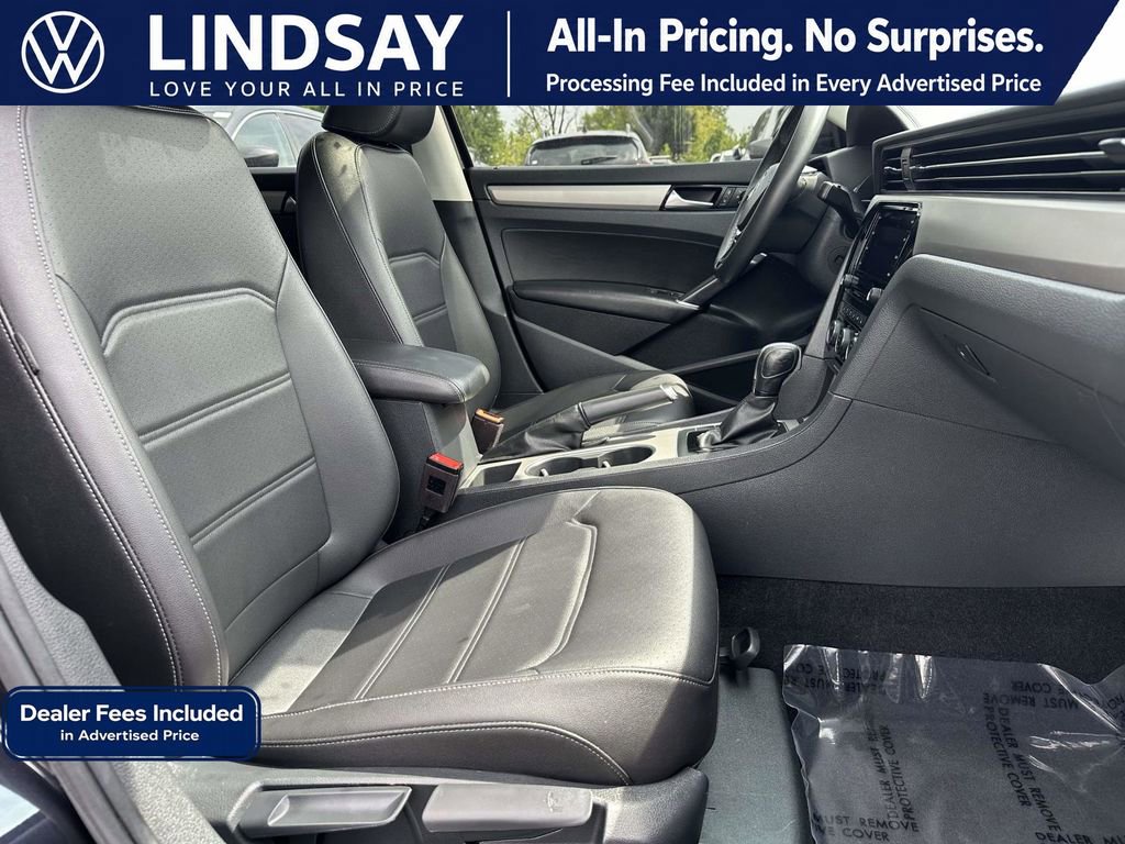 Used 2021 Volkswagen Passat 2.0T SE FWD image 12