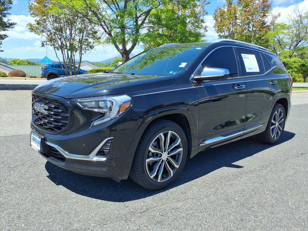 Used 2020 GMC Terrain Denali w/ Denali Premium Package FWD image 16