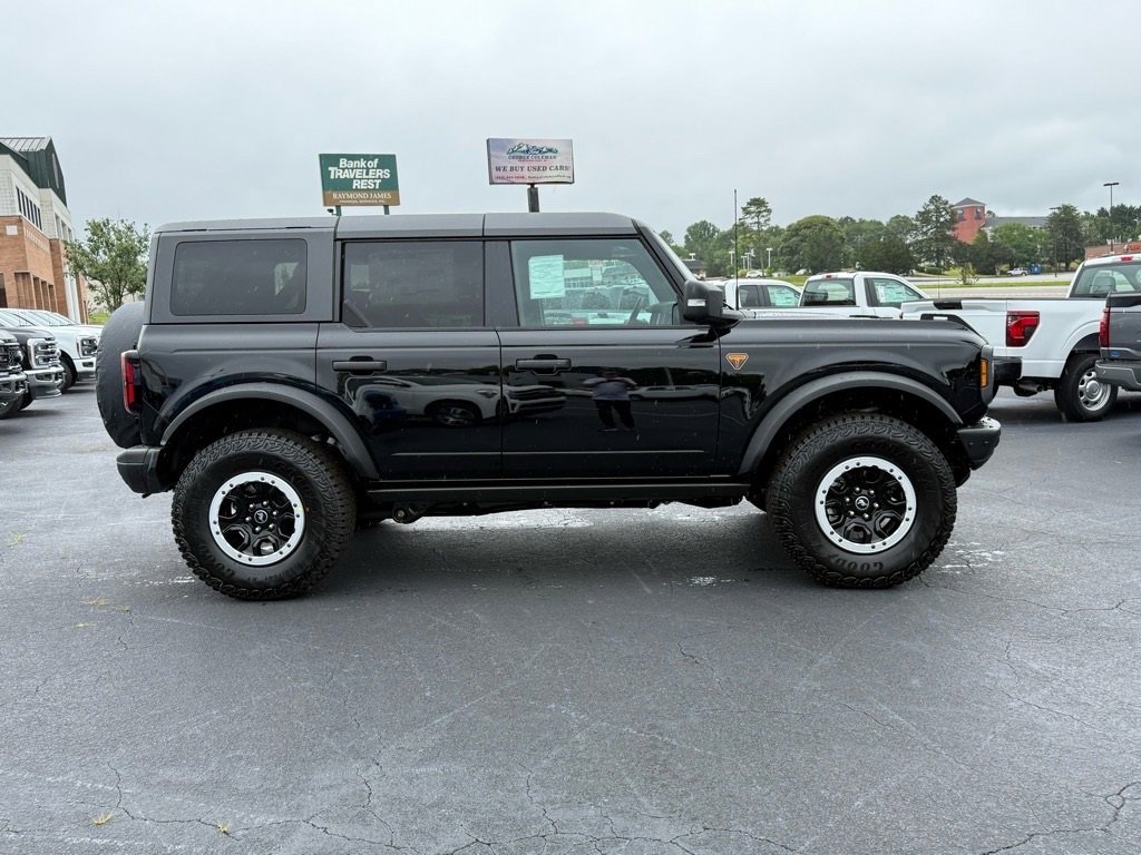 New 2025 Ford Bronco Badlands image 3