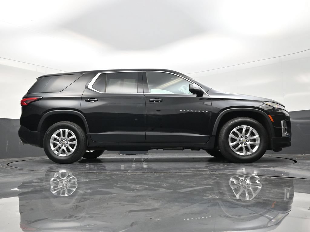 Used 2023 Chevrolet Traverse LS FWD image 26