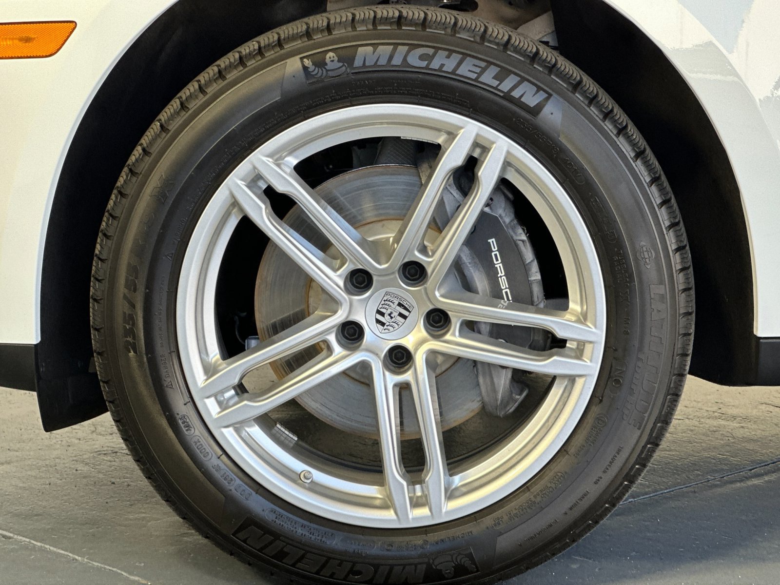 Certified 2026 Porsche Macan AWD/4WD image 32