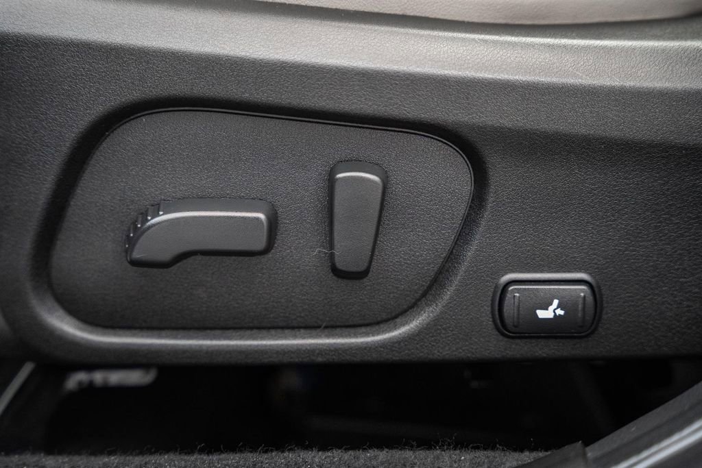 Used 2017 Subaru Forester 2.5i Limited AWD/4WD image 38