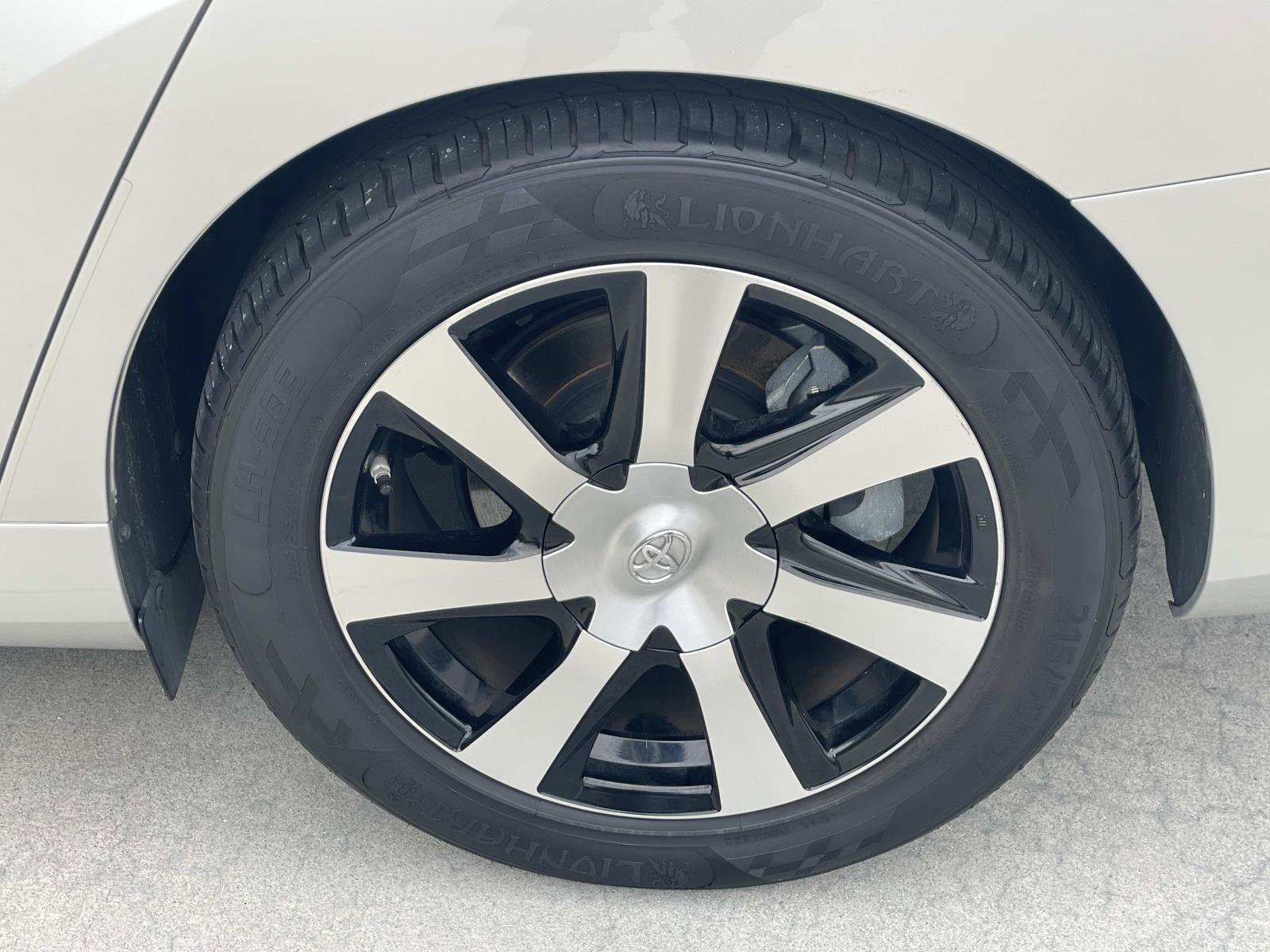 Used 2019 Toyota Mirai image 30