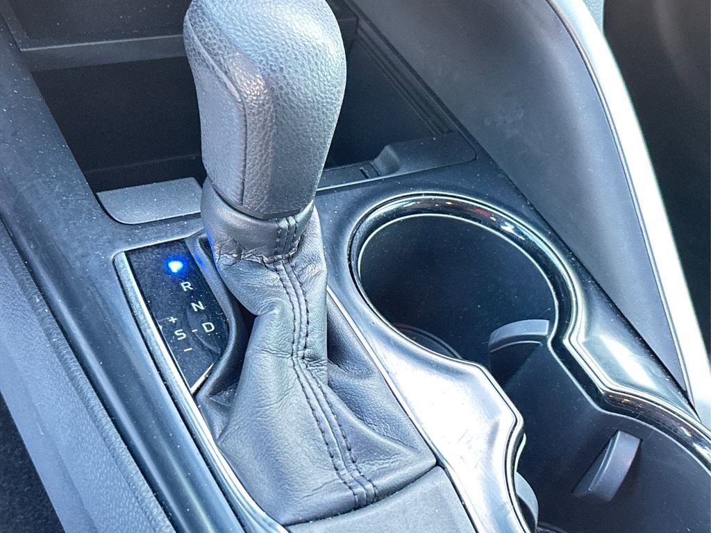 Used 2018 Toyota Camry LE image 28