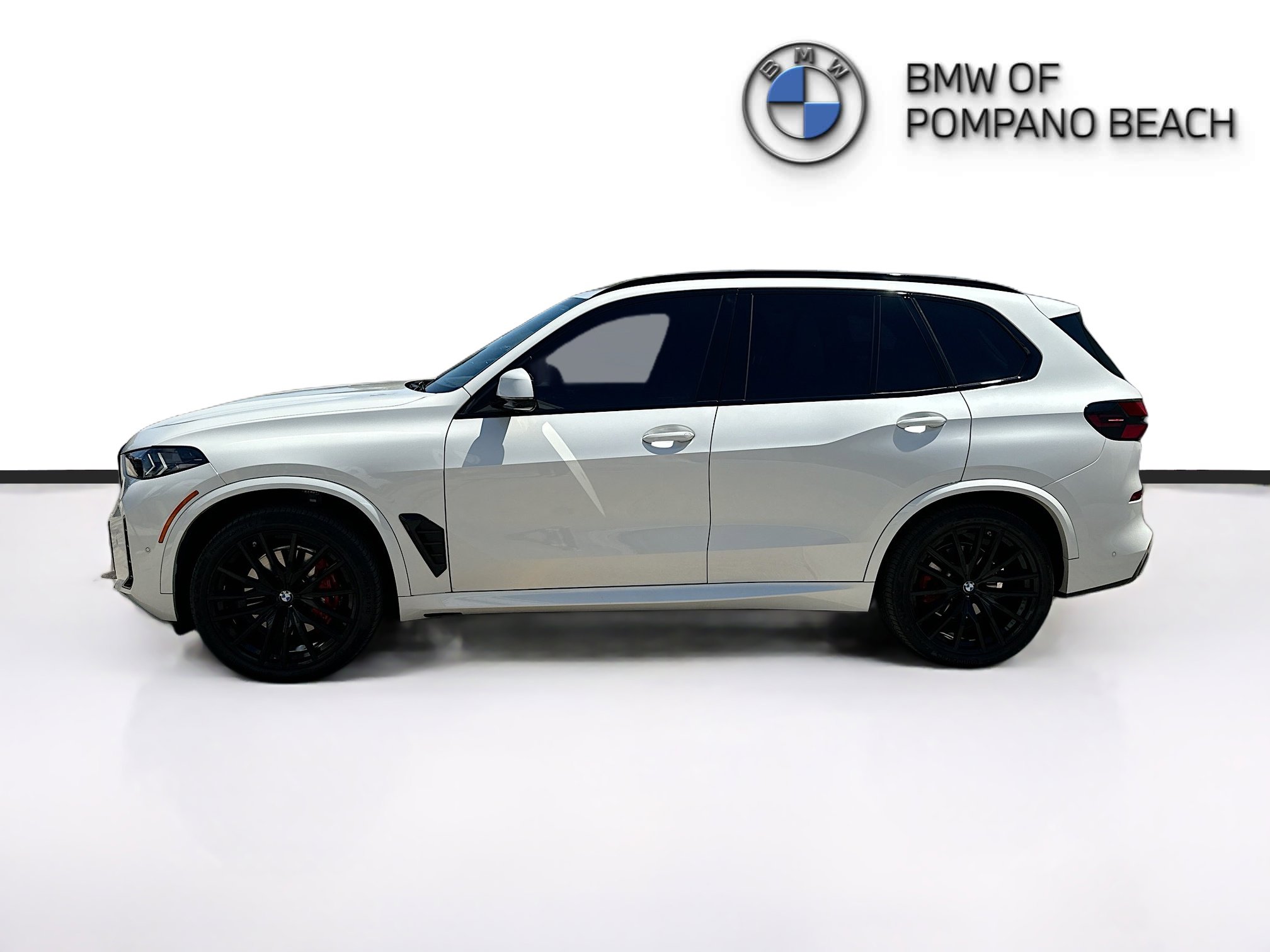 Used 2026 BMW X5 xDrive40i w/ Executive Package image 4