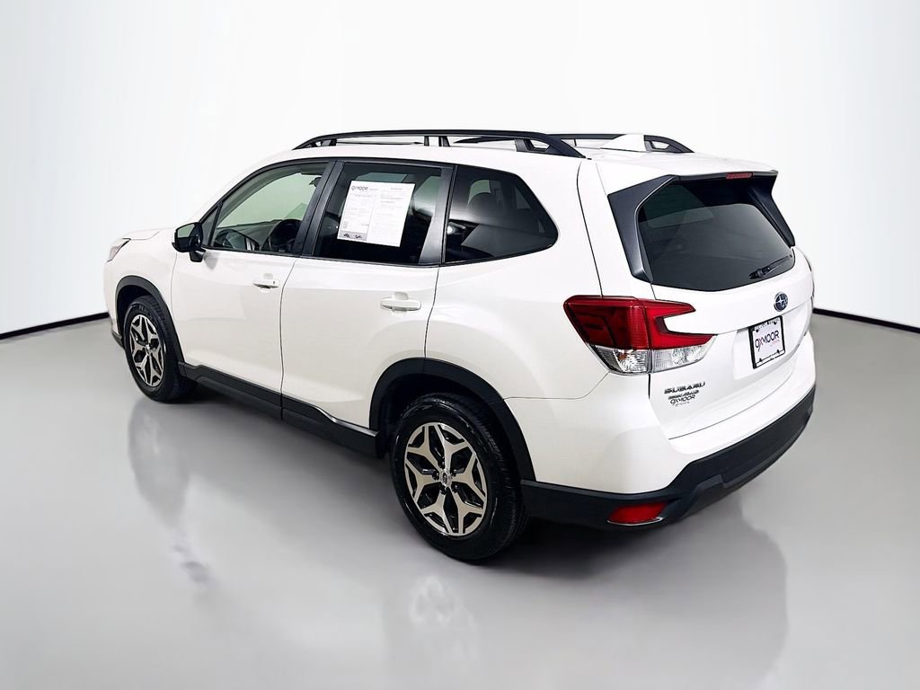 Used 2022 Subaru Forester Premium image 5