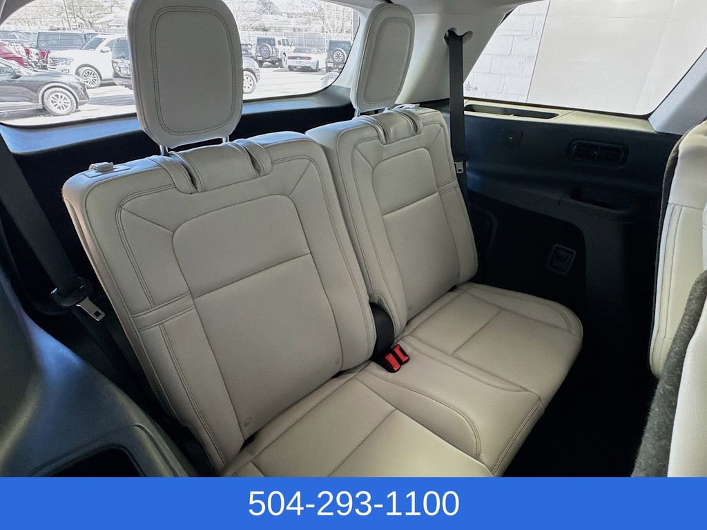 Used 2025 Lincoln Aviator Reserve image 28