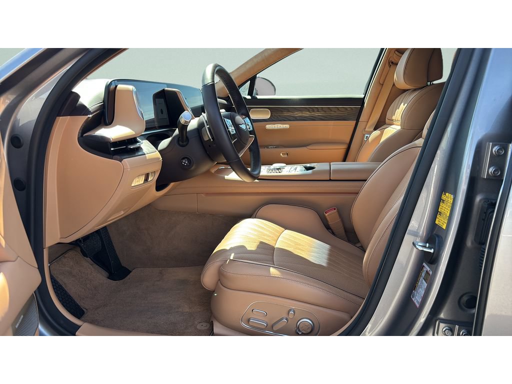 Used 2025 Genesis G90 3.5T AWD/4WD image 10