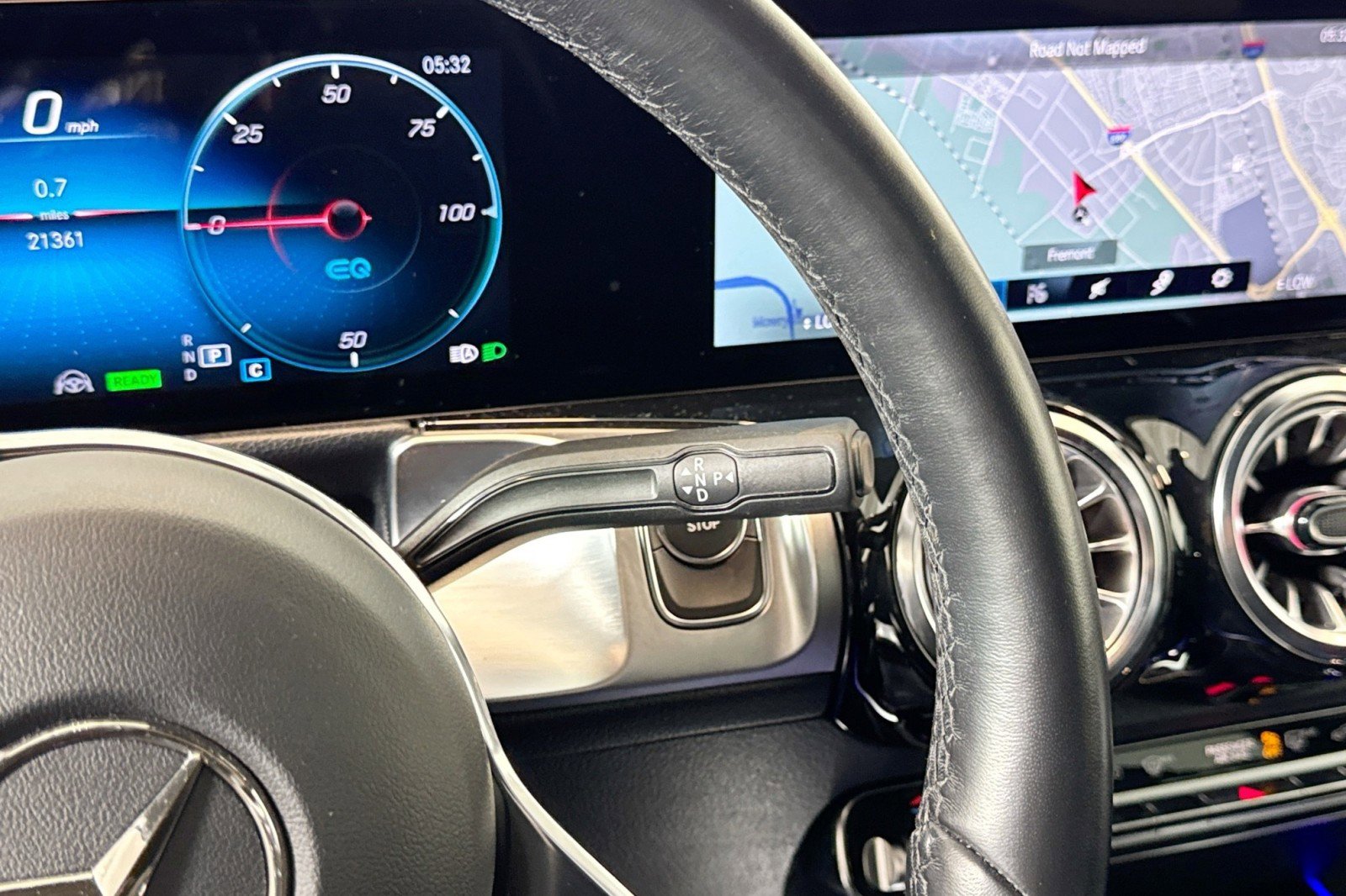 Used 2023 Mercedes-Benz EQB 300 4MATIC image 16