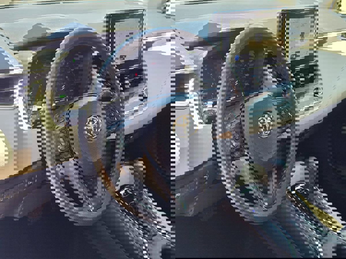 Used 2023 Toyota Corolla LE image 23