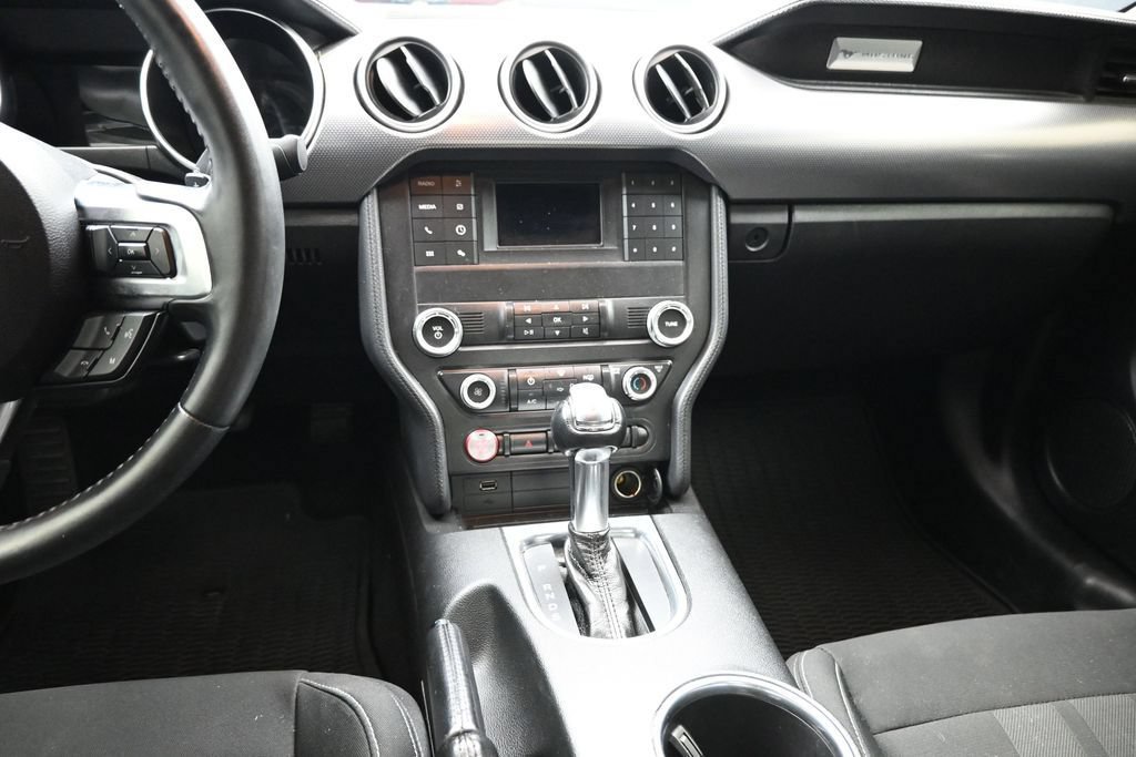 Used 2019 Ford Mustang GT RWD image 4