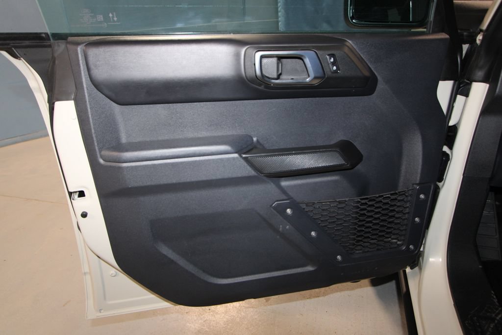 Used 2025 Ford Bronco Badlands AWD/4WD image 5