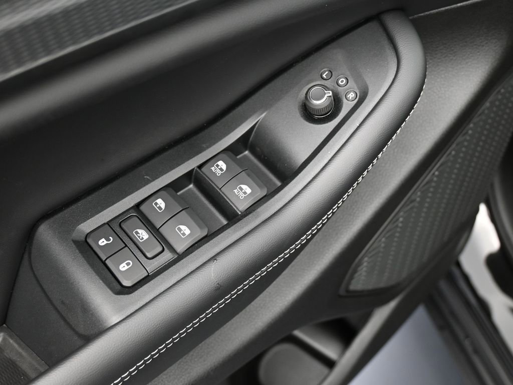 New 2025 Jeep Grand Cherokee Laredo image 17