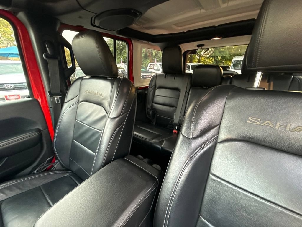 Used 2018 Jeep Wrangler Unlimited Sahara AWD/4WD image 17