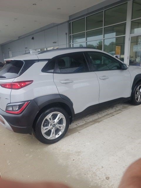Used 2022 Hyundai Kona SEL w/ Convenience Package AWD/4WD image 2