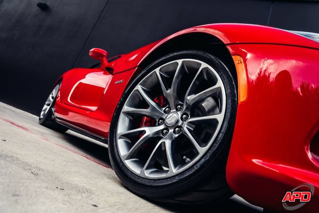 Used 2013 SRT Viper GTS w/ GTS Laguna Interior Pkg RWD image 28