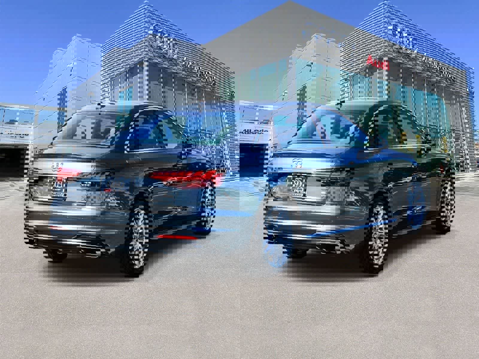 Used 2023 Audi A4 2.0T Premium Plus w/ Premium Plus Package image 4