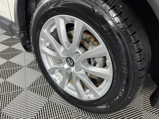 Used 2021 Nissan Rogue Sport SV FWD image 16
