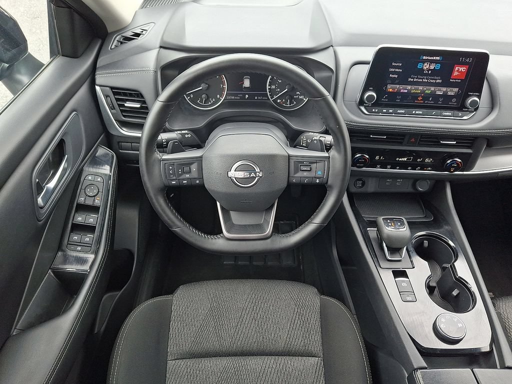 Used 2025 Nissan Rogue SV AWD/4WD image 11