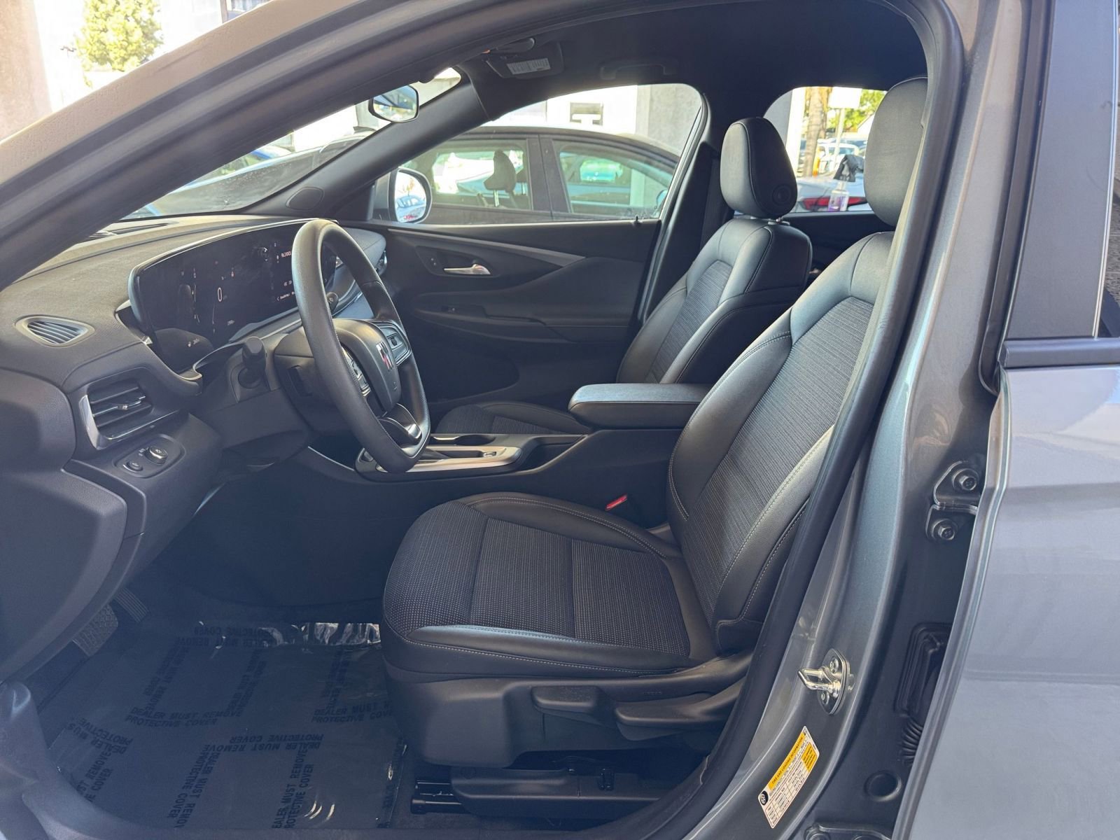 Used 2025 Buick Envista Preferred image 27