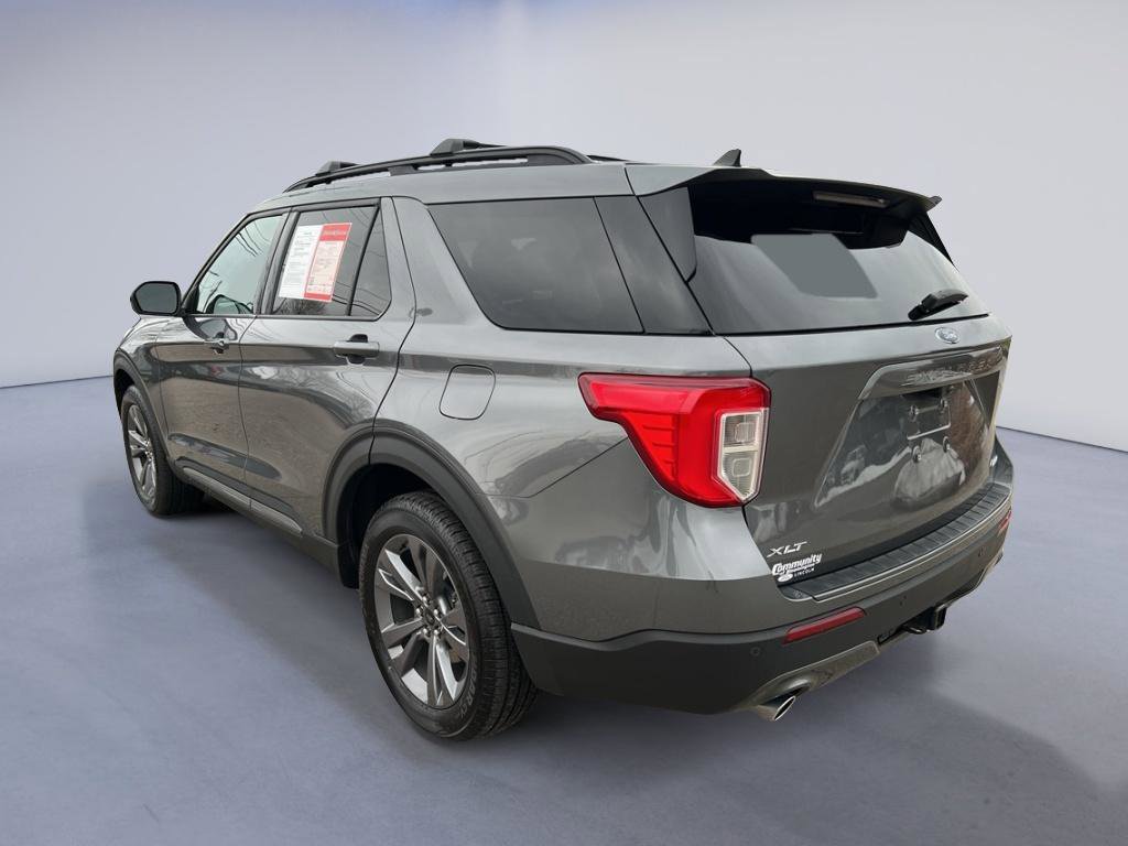 Used 2023 Ford Explorer XLT w/ Equipment Group 202A image 5