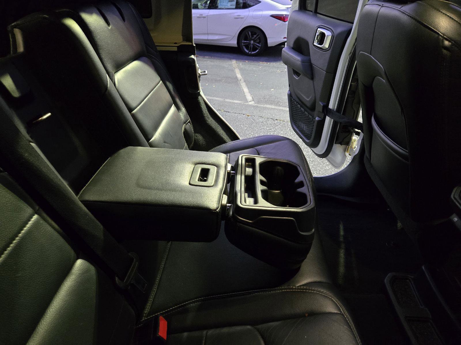 Used 2019 Jeep Wrangler Unlimited Sahara image 23