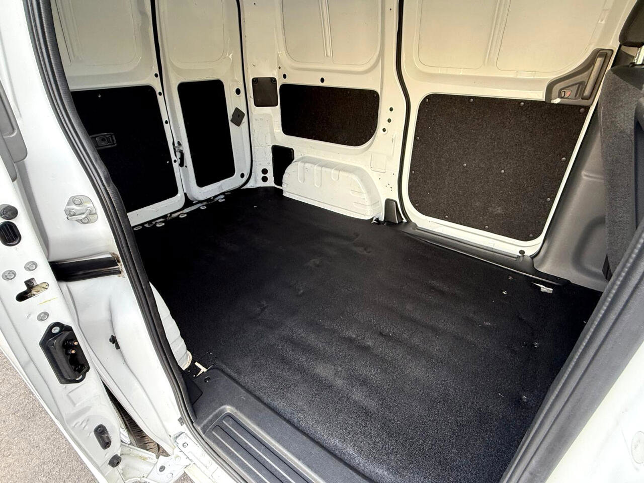 Used 2017 Nissan NV200 S w/ Cruise Control Package image 13