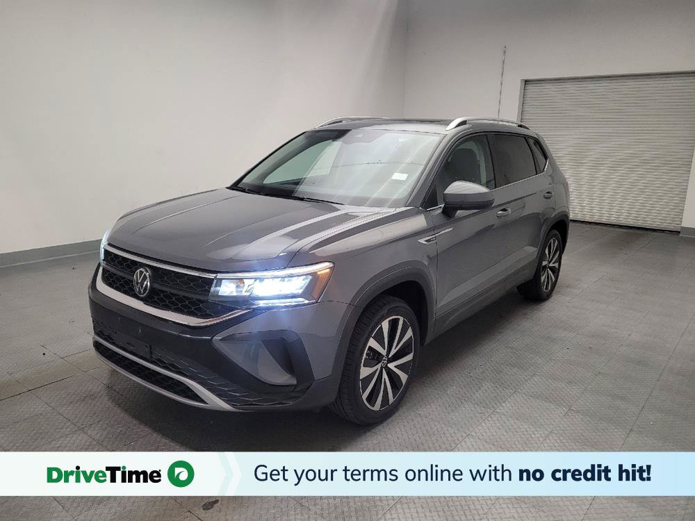Used 2023 Volkswagen Taos SE w/ Panoramic Sunroof Package