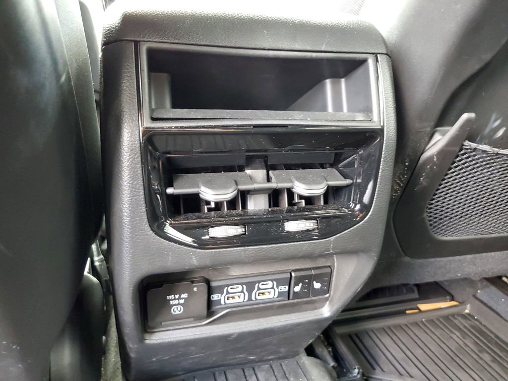Used 2023 Jeep Grand Cherokee Overland AWD/4WD image 13