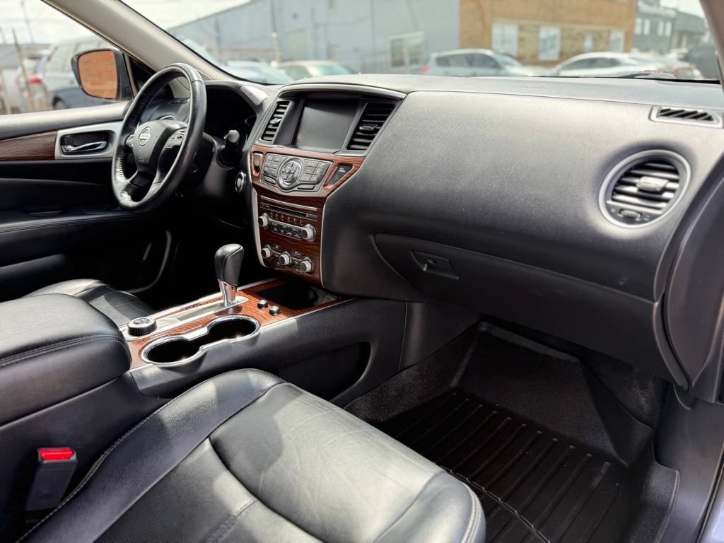Used 2019 Nissan Pathfinder Platinum AWD/4WD image 28