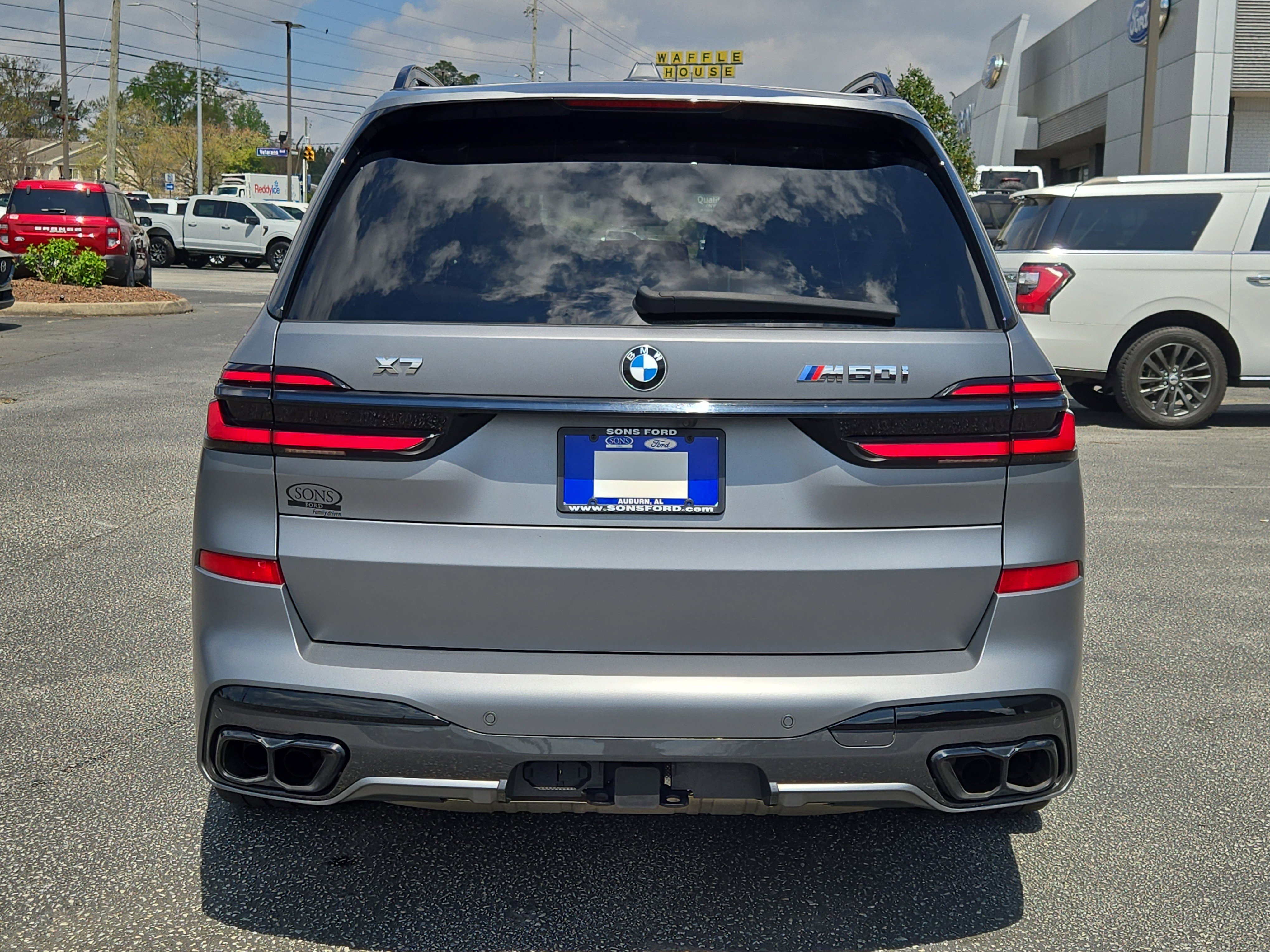 Used 2024 BMW X7 M60i w/ Executive Package image 8