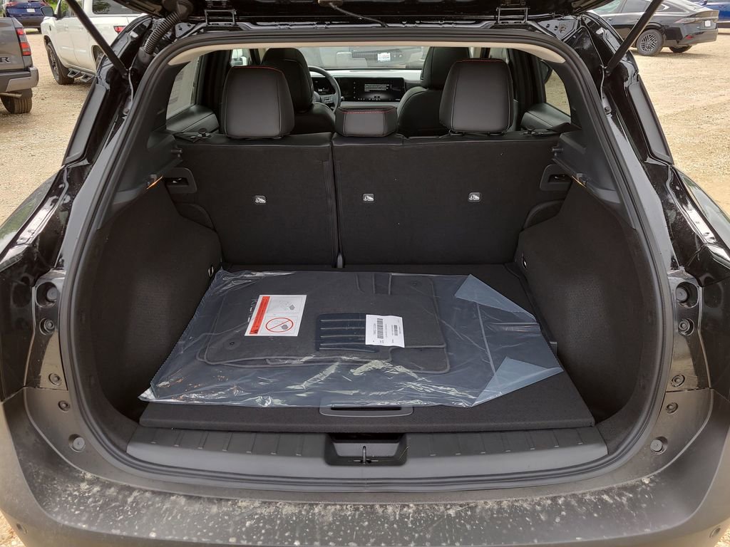 New 2026 Nissan Kicks SR FWD image 8