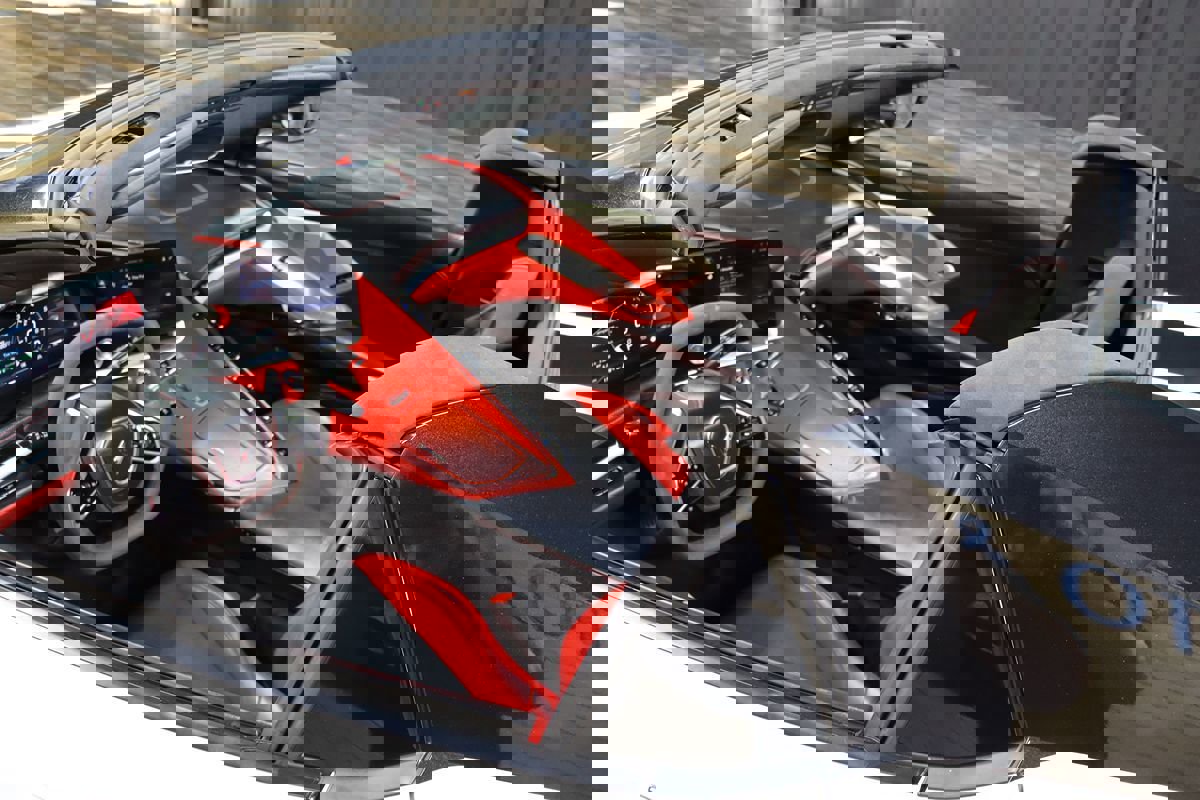 Used 2024 Chevrolet Corvette Stingray Premium Conv w/ Z51 Performance Package image 33