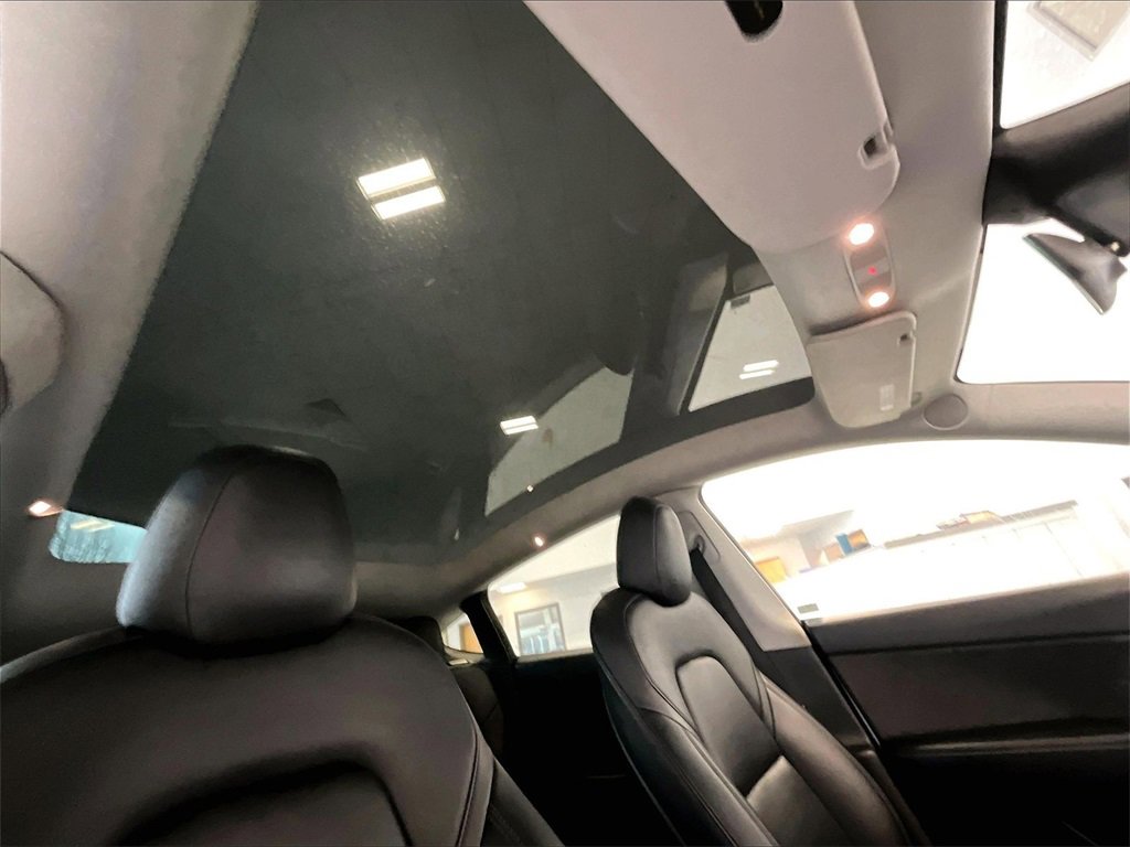 Used 2022 Tesla Model Y Performance image 22