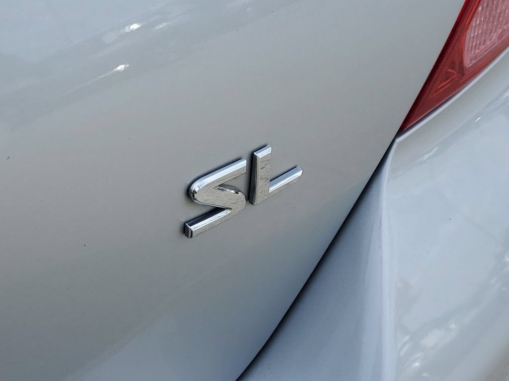 Used 2010 Nissan Versa Hatchback w/ Premium Pkg FWD image 7