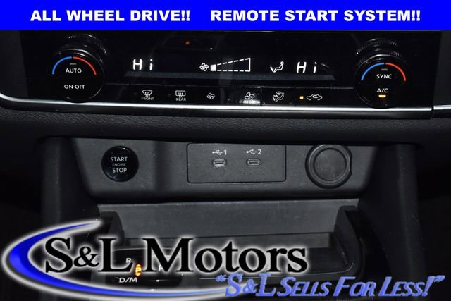 Used 2025 Nissan Rogue SV AWD/4WD image 18