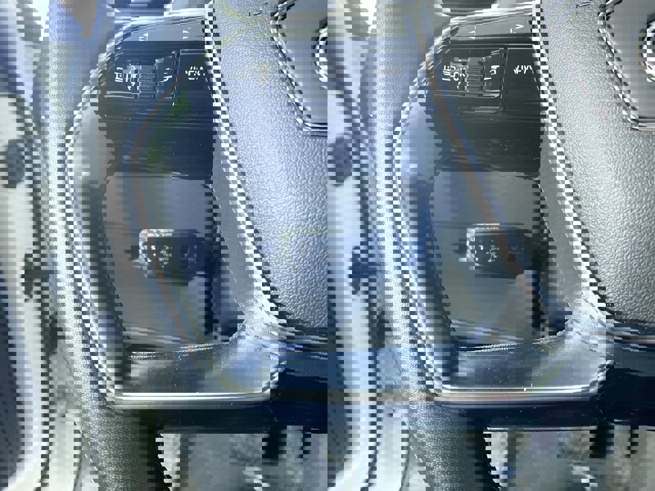 Certified 2022 Audi e-tron Premium w/ Convenience Plus Package image 15