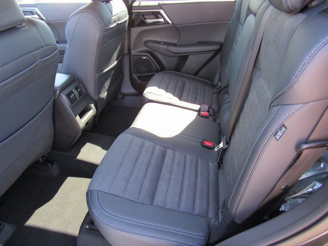 New 2026 Mitsubishi Outlander SE AWD/4WD image 8