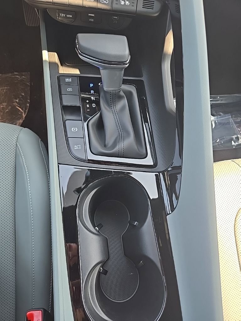 New 2025 Hyundai Elantra Limited image 15