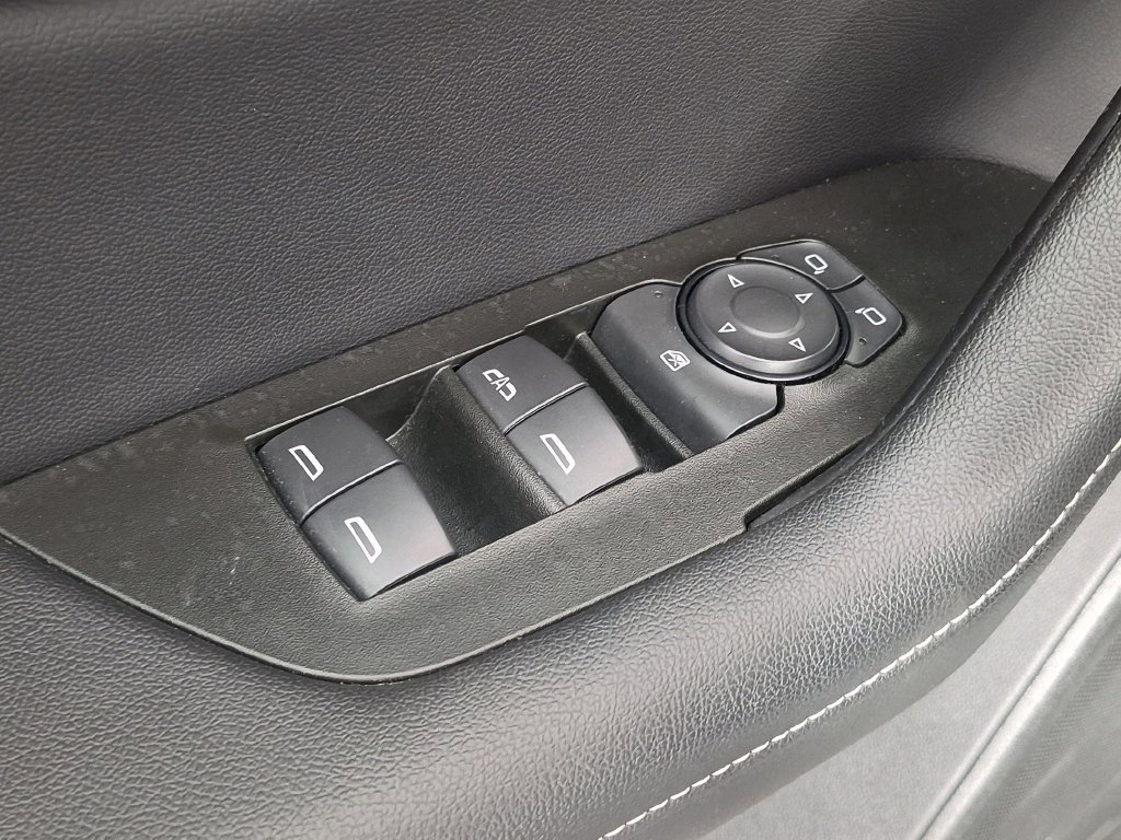 Used 2025 Chevrolet Blazer LT AWD/4WD image 14