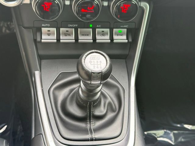 Used 2024 Toyota GR86 Premium image 32